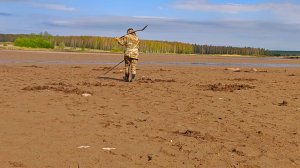 Не зря копал, как крот дно пересохшего озера.