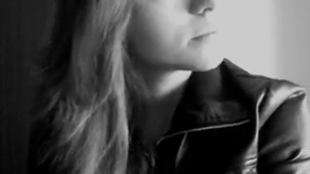 упади к ногам.