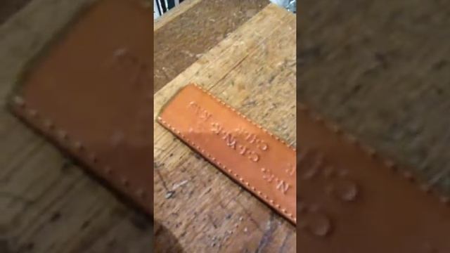 Твое имя на новой кожаной сумке. Рим. Италия смотреть онлайн