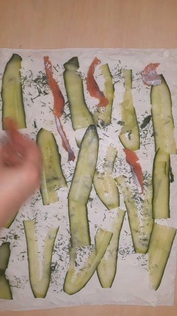 Рулет с красной рыбкой