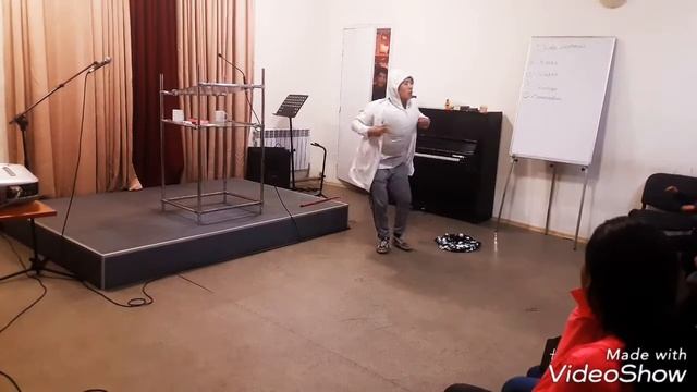 Танец прикол Les Twins курица на уйгурском смотреть онлайн