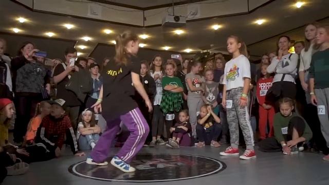 СТЁПА VS УДАЧИНА СОНЯ | 1/8 HIP HOP KIDS BEGINNERS | KILL THE BEAT 7 смотреть онлайн