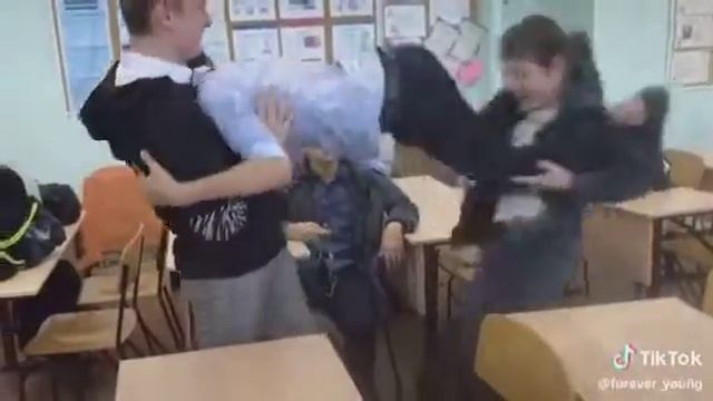 Приколы #9 бедные школьники смотреть онлайн