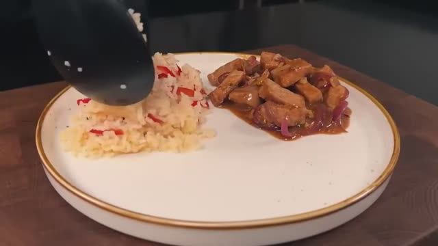 Острое свиное мясо в карамельном соусе смотреть онлайн