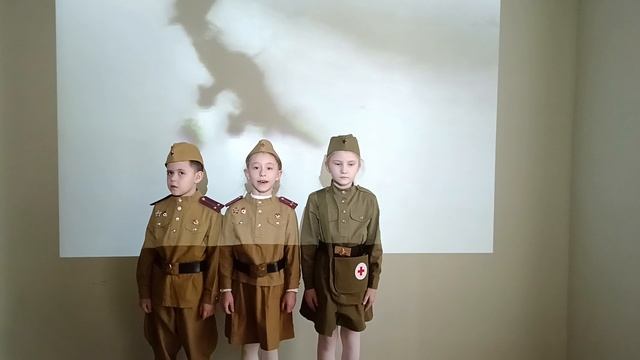 Гришанов И., Тумакова Д., Кулькова А., г. Смоленск (Два друга, В. Лебедев-Кумач) смотреть онлайн