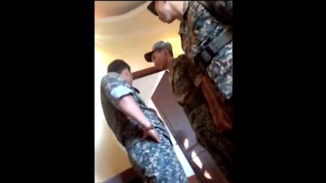 Армейские приколы)))комач отчитывает! смотреть онлайн