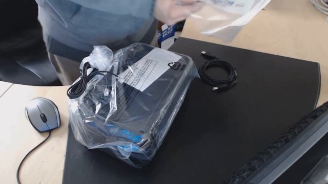 Unboxing Tripp-lite 1000 LCD UPS (Uninterruptible power supply) SMART1000LED UPS смотреть онлайн