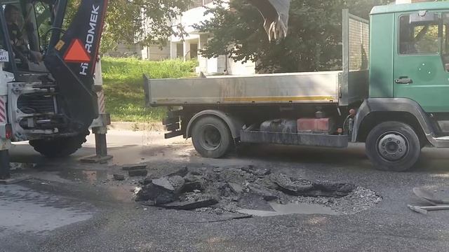Hidromek 102b loading truck смотреть онлайн