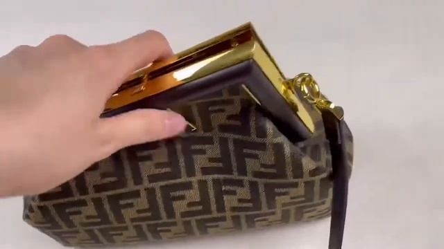 Сумка женская Fendi смотреть онлайн