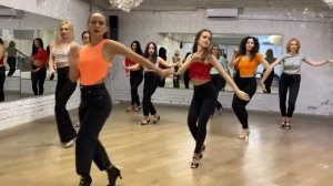 Бачата женский стиль. Уроки для начинающих и танцующих