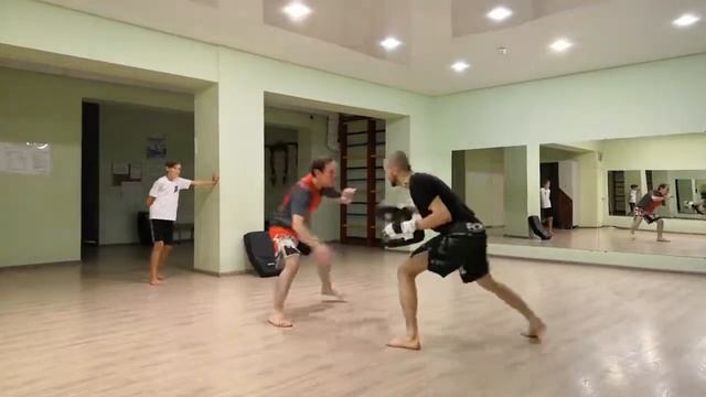 Капоэйра - работа на лапах