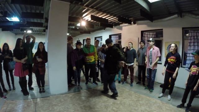 Дима Резкий Top9 (судейский выход Toprock)