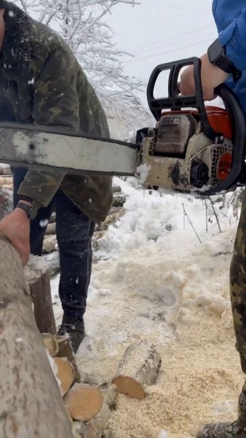 STIHL - MS 180 vs STIHL - MS 250 смотреть онлайн