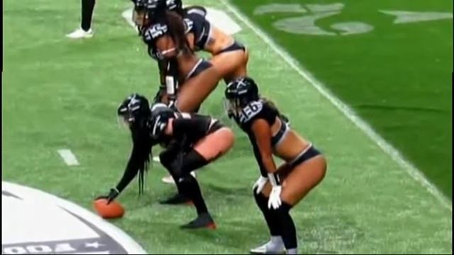 реклама нижнего женского белья. Женский американский футбол. смотреть онлайн