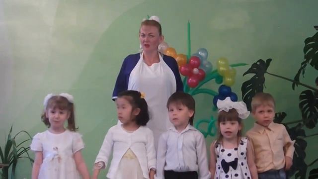 Прикол, лицо воспитателя на утреннике))) смотреть онлайн