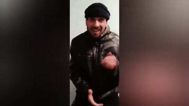 Смотрите видео приколы очень интересно 😂 смотреть онлайн