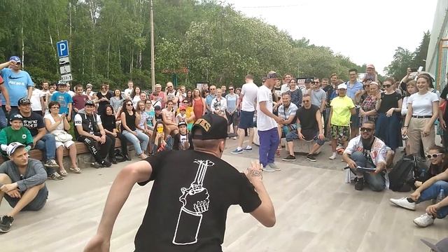StreetСоdeJam около ТЦ Академгородка