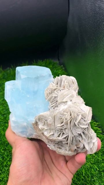 ❤️ aquamarine ❤️Stunning aquamarine spaceman with mica available w👉 Weight:1298. Gram . 👉 смотреть онлайн