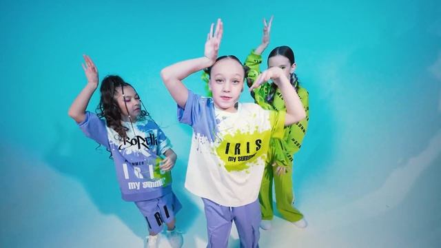 Без игрушек - УЛЫБАКИ (ПРЕМЬЕРА КЛИПА 2024) смотреть онлайн