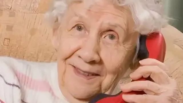 Звонок Бабушке смотреть онлайн