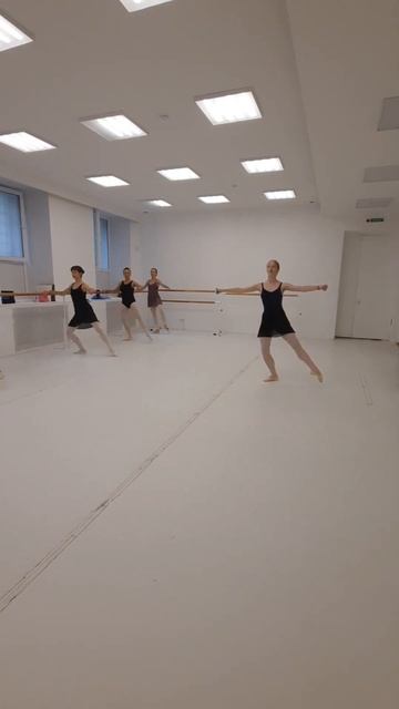 Прекрасный балет для взрослых и детей обучение в Москве ballet school moscow смотреть онлайн