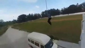 прикол  прямиком в автобус