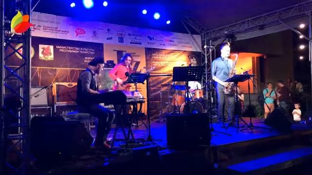 Манук Газарян на фестивале Jazz в усадьбе Сандецкого смотреть онлайн