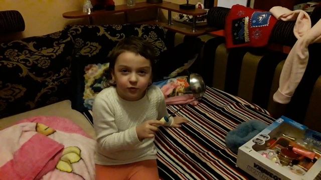БЬЮТИ БЛОГ С ПОЛОВНИКОМ ! Половик вместо селфи палки ! Приколы с детьми / JOKES WITH CHILDREN смотреть онлайн
