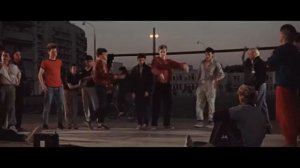 Молодежь танцует брейк данс. Из  фильма Курьер, 1986 год.