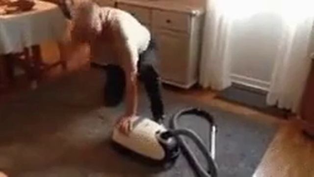 подарил деду пылесос смотреть онлайн