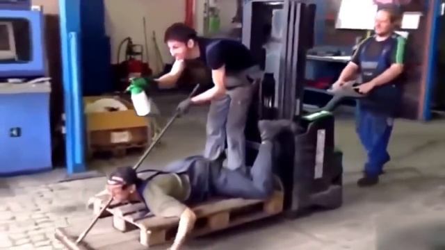 Девушкам не смотреть! ЛУЧШИЕ ПРИКОЛЫ 2016 СЕНТЯБРЬ 18+ смотреть онлайн
