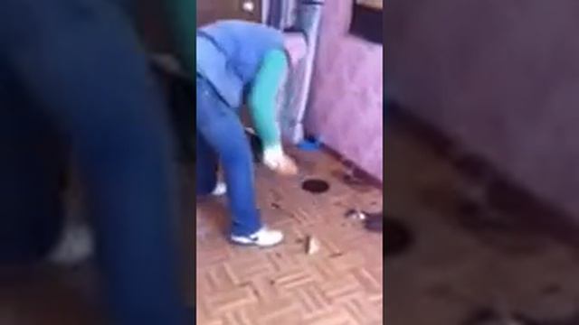 Прикол с виниловым проигрывателем смотреть онлайн