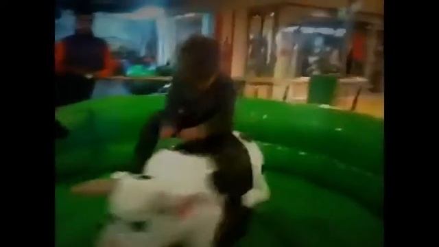 Невероятное Родео На Быках!!! Это Угар Смотреть ВСЕМ смотреть онлайн