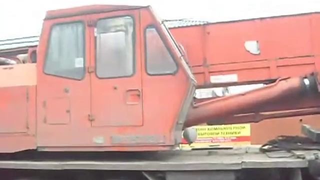 Кран KATO NK-750YS-L. Опускание стрелы, работа вспомогательного и главного дизелей. смотреть онлайн
