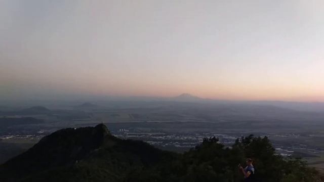 Вид на окрестности недалеко от вершины горы Бештау