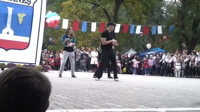 Crazy Dancers 2(Вулканешты-День города) смотреть онлайн