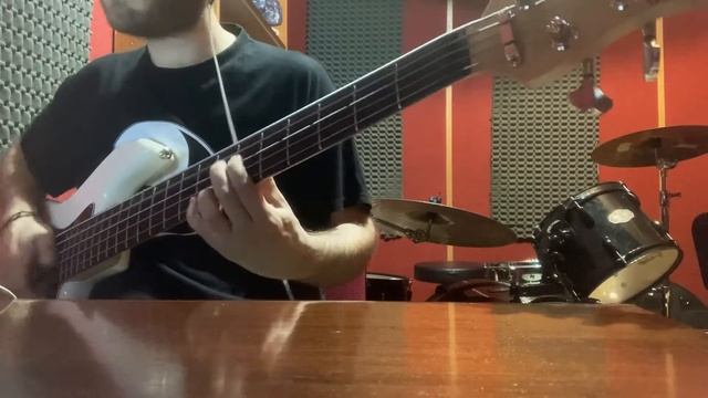 Daði Freyr – Think About Things (Bass Cover) смотреть онлайн