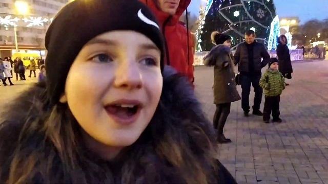 VLOGMAS#5:🎄наша фотосессия!!! 📸Съёмки оттуда 🎥гуляния возле Ёлки Донецка, продукты на Новый год🎄