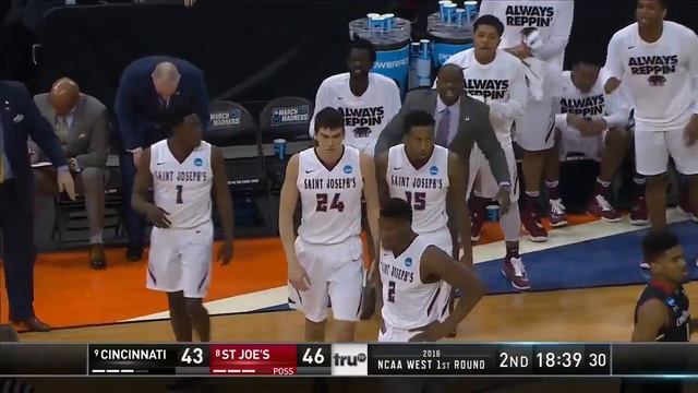 Cincinnati vs. Saint Joseph's: Pierfrancesco Oliva 3-pt plus foul смотреть онлайн