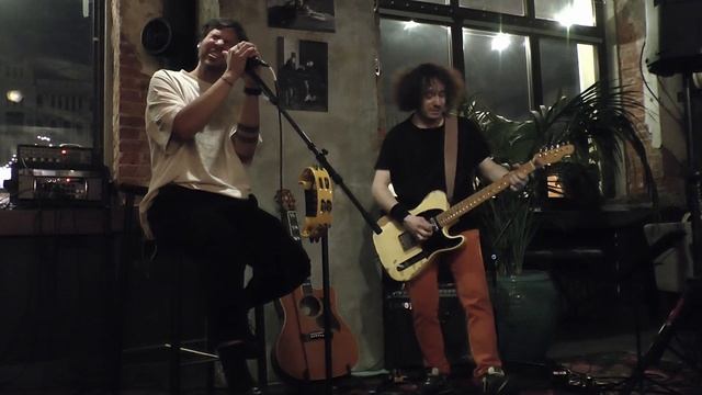 Соня хочет танцевать в рюмочной Фонтанка-69