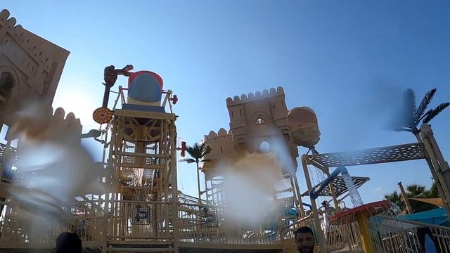 Аквапарк Yas Waterworld, Абу-Даби (ОАЭ) 💦🌊 смотреть онлайн