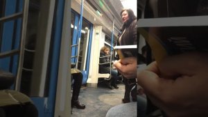 ПРИКОЛ, Пьяная Женщина ТРОЛИТ МУЖИКА. ( Метрополитен МОСКВА