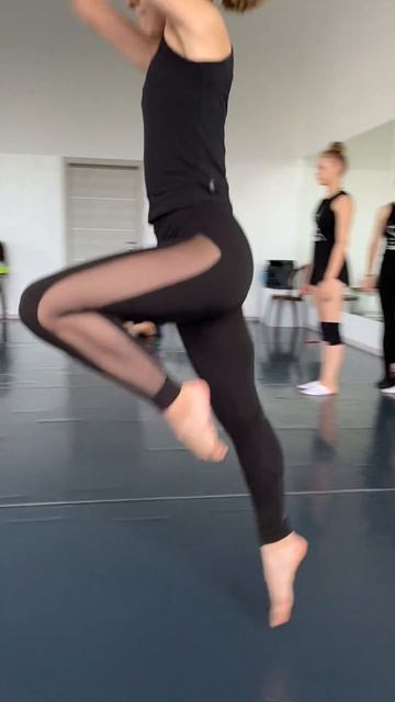 #акробатика #dancestudio #студияАнныСеровой смотреть онлайн