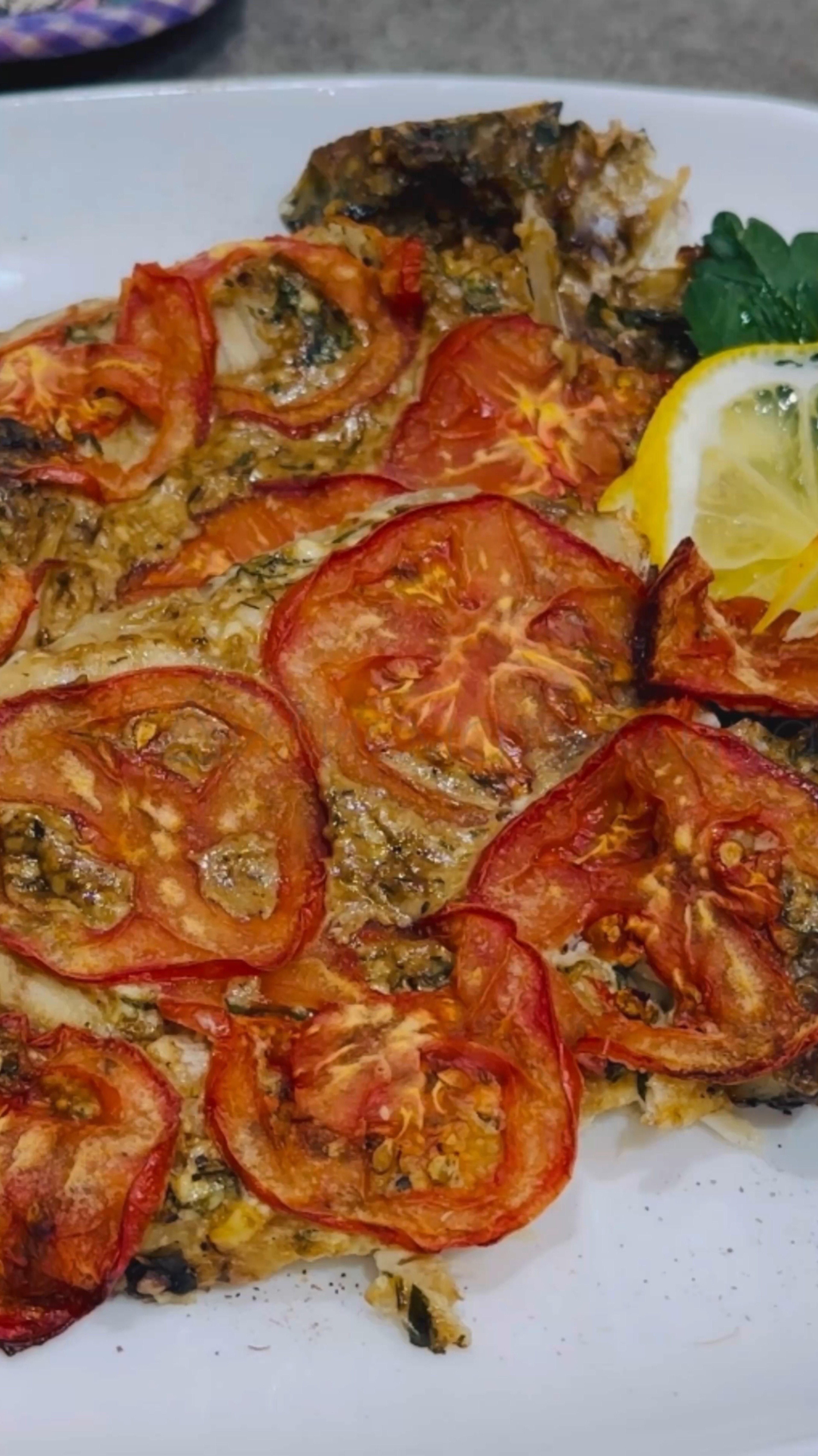 Карась в духовке целиком / Как приготовить (запечь) карася в духовке целиком смотреть онлайн