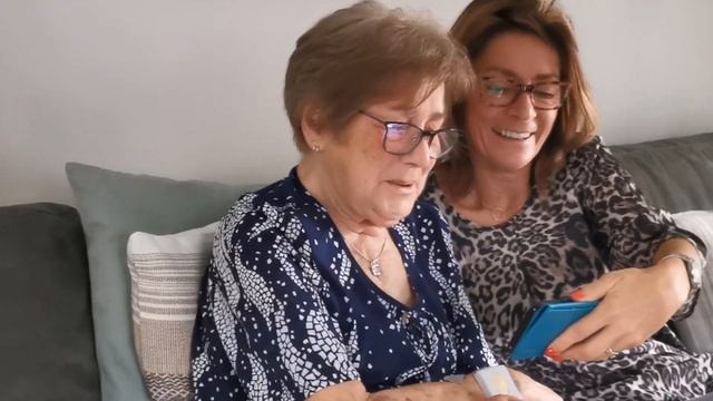 Abuelita llora al ver su nieto cantando!! смотреть онлайн