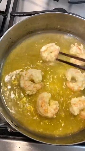 Salt + Pepper Shrimp 🍤 смотреть онлайн