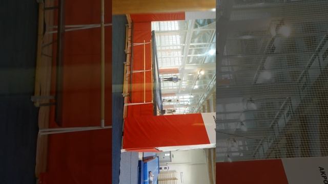 Прыжки на батутах в Строгино смотреть онлайн