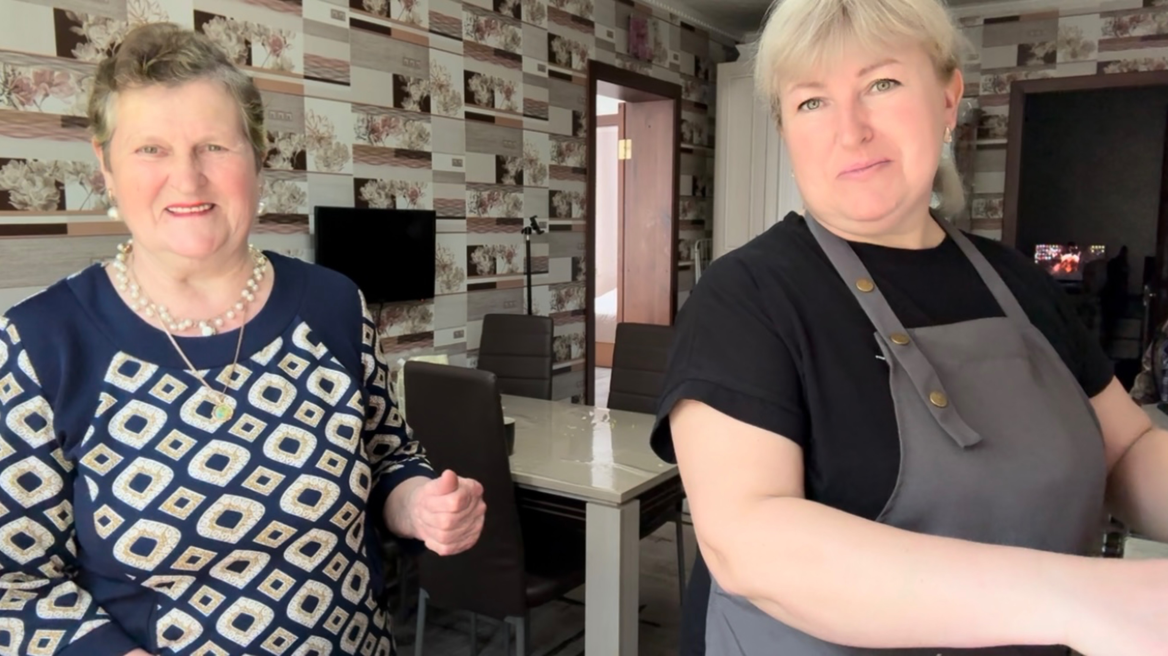 Приехали РОДИТЕЛИ. РАДОНИЦА. все заняты делом. смотреть онлайн