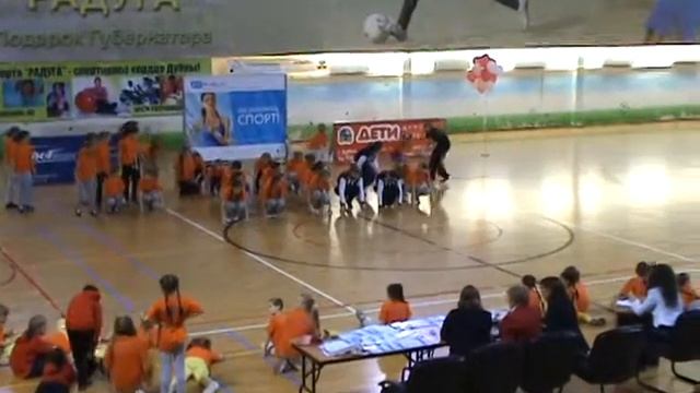 Хип-хоп.Юна-спорт.15.12.2013.Зарядка Кадеты3 и A Little Party Юниоры3