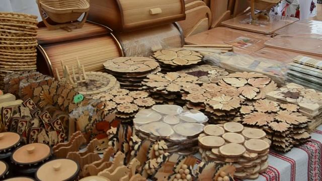 Ярмарка на фестивале сыра и вина-31